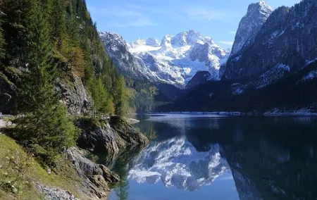 Charming Gosau Lake and Cable Car Private Guided Tour from Vienna