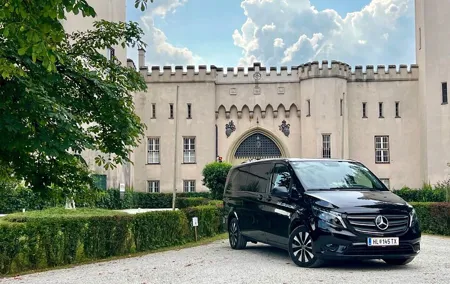 Vienna Private Transfer to Budapest