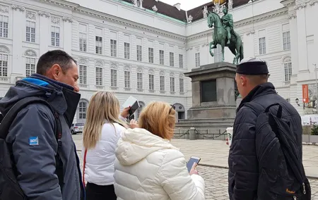 Private City Discovery walk - Historical Treasure hunt