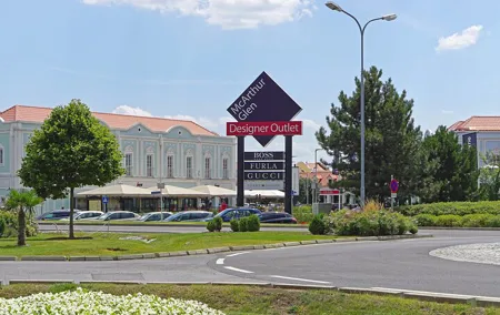 Private Shopping Tour from Vienna to Designer Outlet Parndorf