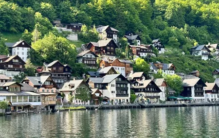 Private full-day tour to Hallstatt Salzkammergut and Melk