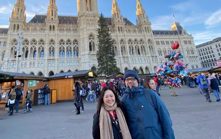 Budapest Christmas Markets and Highlights Tour from Vienna 2 days
