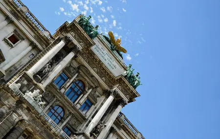 Fun city game in Vienna's centre: the royal and the quirky