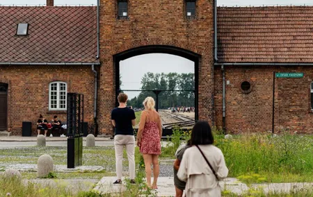 Krakow to Auschwitz Birkenau Guided Tour with Transfer and Ticket