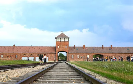 Auschwitz Tour with Minivan Hotel Pickup for Personal Experience