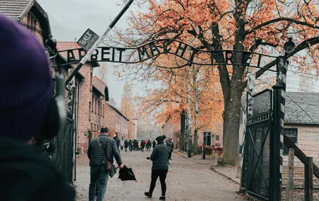 Auschwitz Birkenau guided tour from Krakow private chauffeur