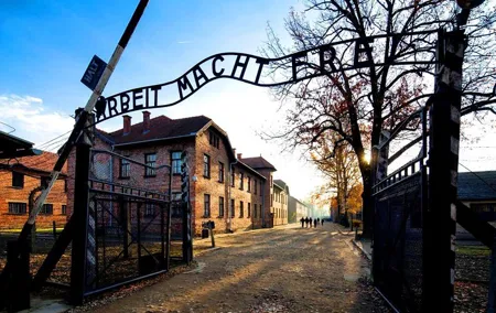 Full-Day Tour of Auschwitz and Wieliczka Salt Mine from Krakow