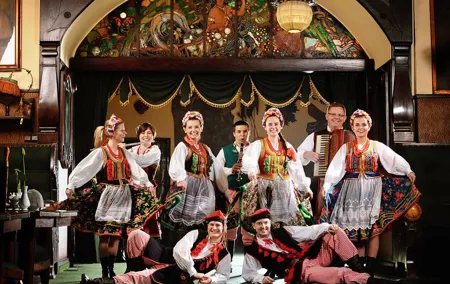 Polish Folk Show with 3 course dinner in Krakow legendary restaurant