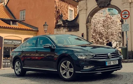 Prague to Vienna - Private Transfer by LIMOUSINE 3+1pax
