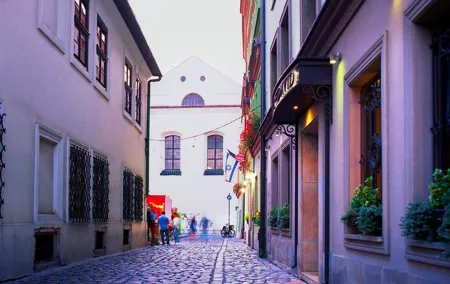Kazimierz, Jewish Ghetto, Schindler's List story - Golf Cart Tour
