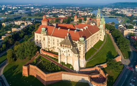 Wawel Castle and Cathedral with St Mary Basilica tour