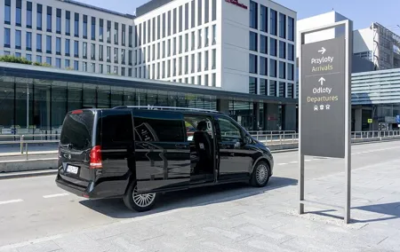 Krakow: Private Airport Transfer