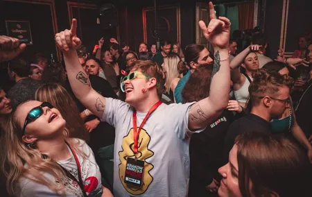 1 Hour of Open Bar Pub Crawl + Karaoke + VIP Entry to Best Clubs