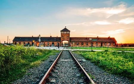 From Krakow: Auschwitz-Birkenau Tour with Transport