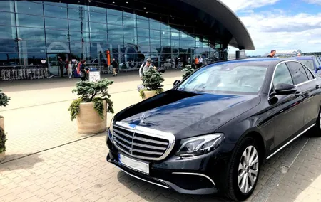Krakow: Private Transfer to/from Krakow Airport (KRK)