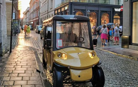 1-Hour Tour to Krakow's Old Town by Electric Golf Cart