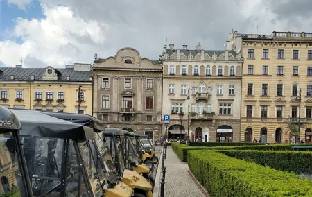 Golf Cart Group Tour via Old Town, Jewish Kazimierz and Ghetto