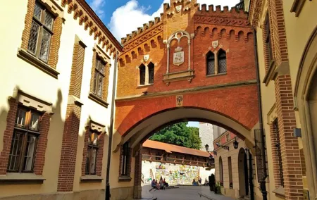 Krakow Old Town Mysteries: Exploration Game and Tour