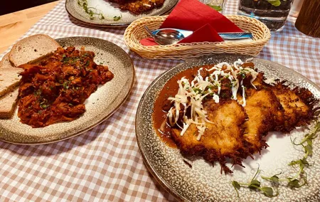 Krakow: 6-Course Full Polish Food & Vodka Tour