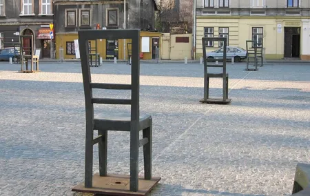 Full-Day Schindler's Factory and Salt Mine Tour in Wieliczka