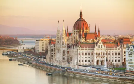Private transfer from Krakow to Budapest, 2h stop for sightseeing