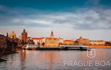 Prague Boats 3-hour Dinner Cruise