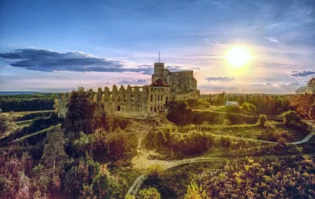 Private Guided Tour to Trail of the Eagles Nests from Krakow