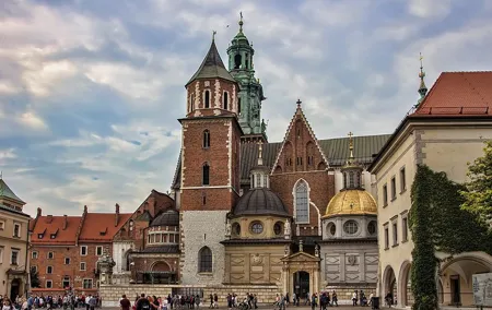 Private 4-hour City Tour of Krakow with driver and guide and Hotel pick-up