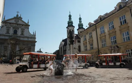 Private Krakow sightseeing by golf cart