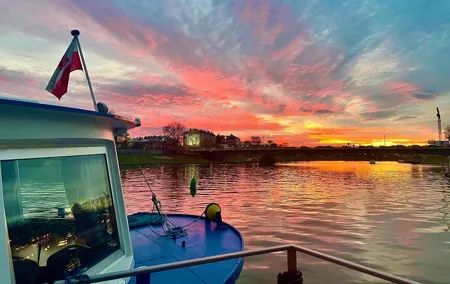 1-Hour Private Boat Rental on the Vistula River – Krakow
