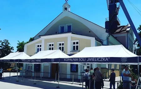 Salt Mine in Wieliczka guided tour with private transfer from Krakow