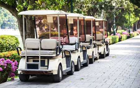 Krakow Sightseeing in electric vehicle