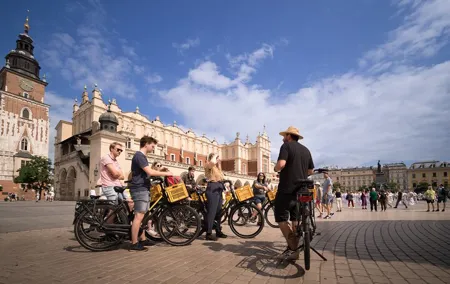 Evening 2h orientation Bike Tour of the Old Town and Wawel castle panorama