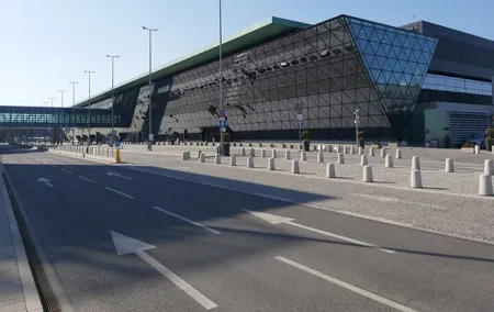 Krakow Balice Airport Transfer: Private Round Trip