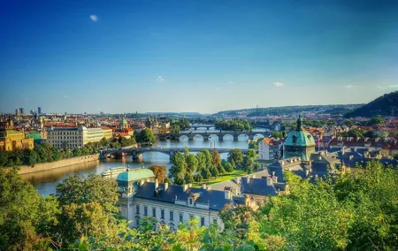 Private Transfer from Prague to Nuremberg with 2h of Sightseeing
