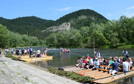 Private Full-Day Dunajec Rafting and Thermal Baths Tour from Krakow