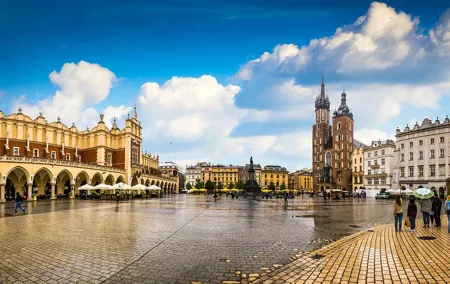 Krakow Highlights of Old & New Town Private Walking Tour