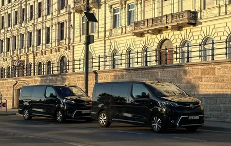 Luxury Private Transfer from Krakow to Vienna