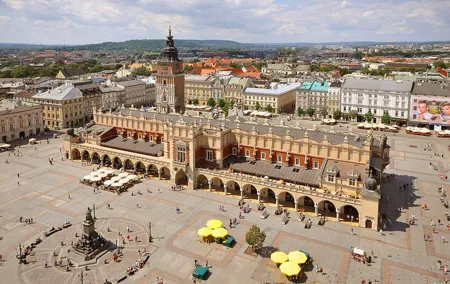 Private 3-hours Walking Tour of Krakow with official tour guide