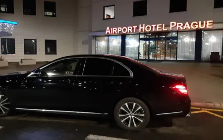 Private transfer Krakow to Prague