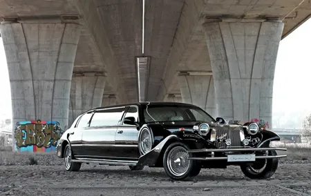 1 hour ride in vintage limousine