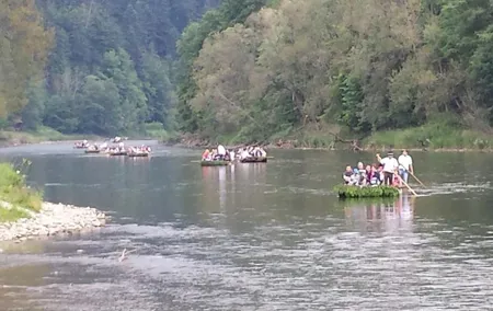 Best Value Tour for Classic Rafting in Dunajec River Gorge from Krakow