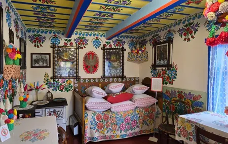 From Krakow: Zalipie Village Day-Tour