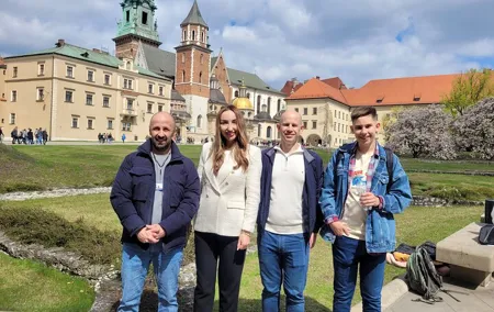 Krakow Cathedral Church and Wawel Castle tour in a small group