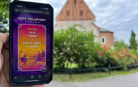 Krakow Old Town City Tour Game with Craft Beer Tasting