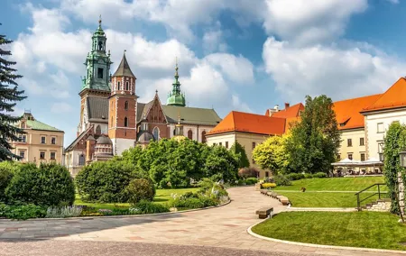 Wawel Castle Treasury & Armoury Skip the Line Private Tour