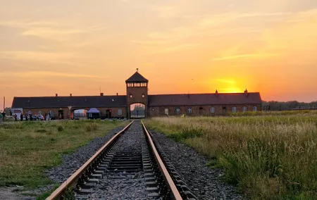 Private Taxi from Krakow to Auschwitz-Birkenau with Waiting