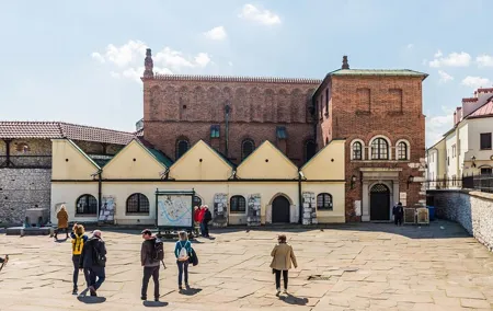 3-Day Krakow Guided Tour: Jewish Heritage with Wieliczka and Auschwitz