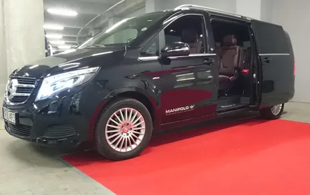 Cracow to airport transfer by minivan