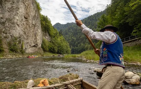 From Krakow: Dunajec River Rafting and Czorsztyn Castle